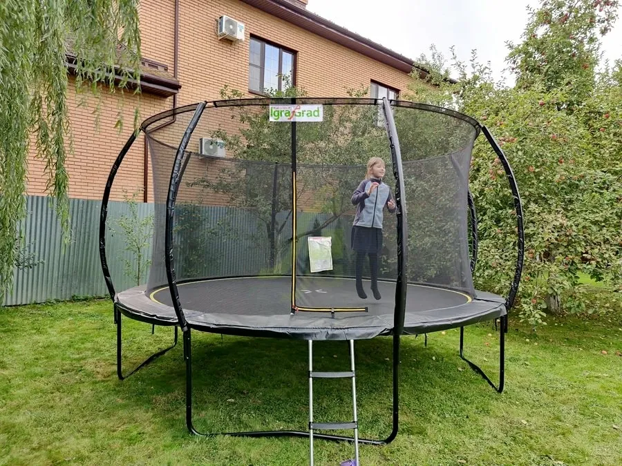 Батут с защитной сеткой IgraGrad Premium 427 см (14 ft)