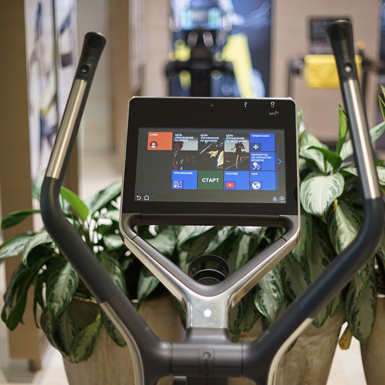 Эллиптический тренажер TechnoGym Personal Cross