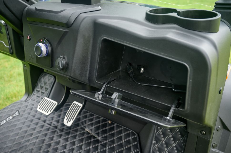 Гольфкар четырехместный Denago EV Rover XL4