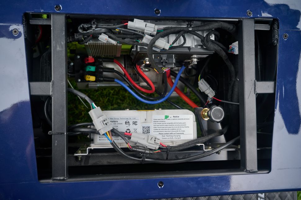 Гольфкар четырехместный Denago EV Rover XL4
