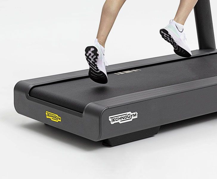 Беговая дорожка TechnoGym Excite Run Live 500