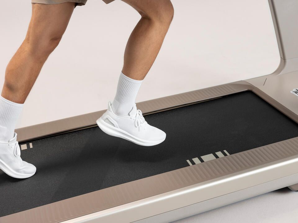 Беговая дорожка TechnoGym Artis Luxury Run