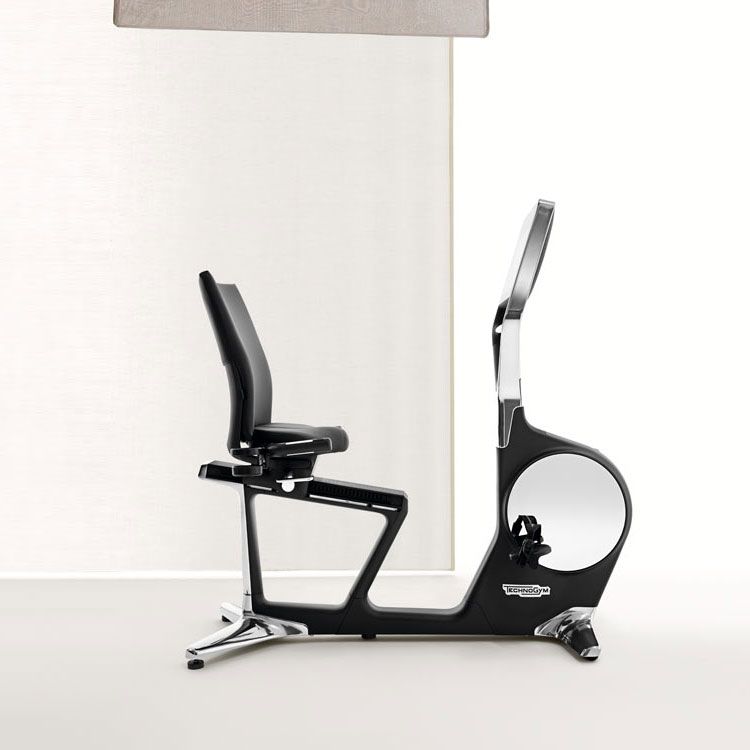 Горизонтальный велотренажер TechnoGym Personal Recline