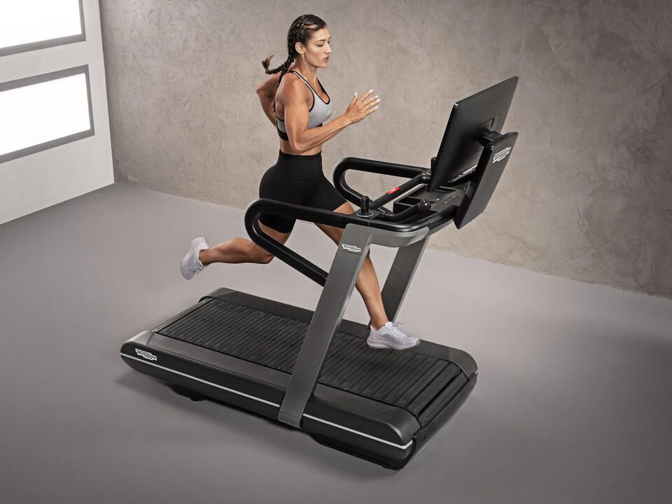 Беговая дорожка TechnoGym Run HIIT
