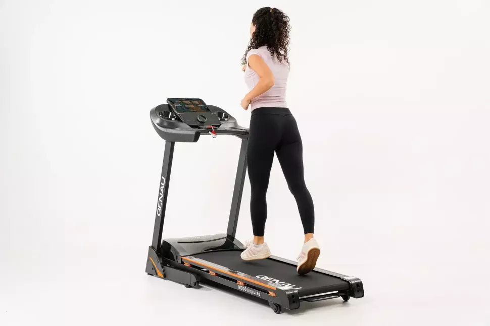 Беговая дорожка Genau Impulse M900
