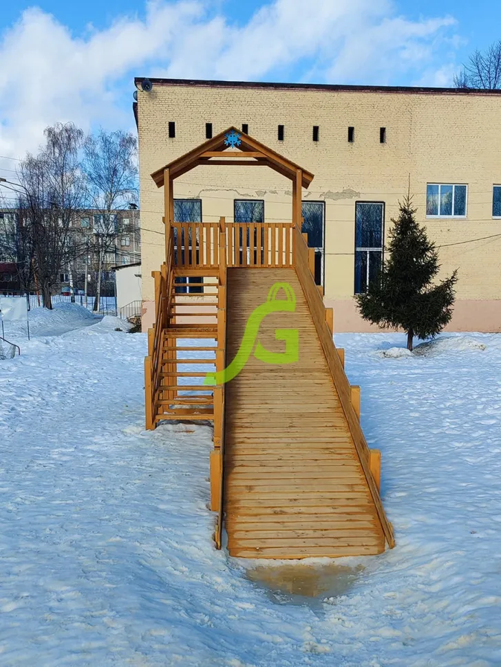Зимняя деревянная горка IgraGrad Snow Fox Домик (скат 10 м)