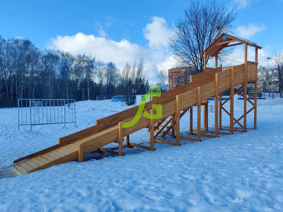Зимняя деревянная горка IgraGrad Snow Fox Домик (скат 10 м)