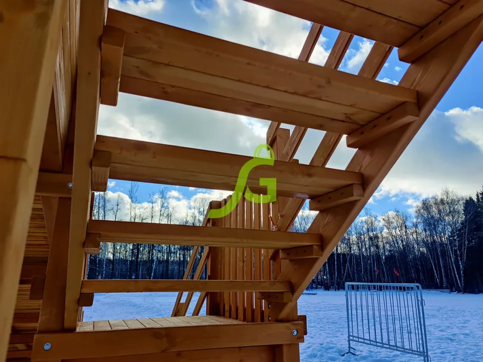 Зимняя деревянная горка IgraGrad Snow Fox Домик (скат 10 м)
