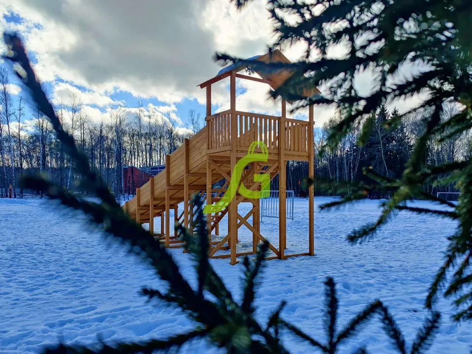 Зимняя деревянная горка IgraGrad Snow Fox Домик (скат 10 м)