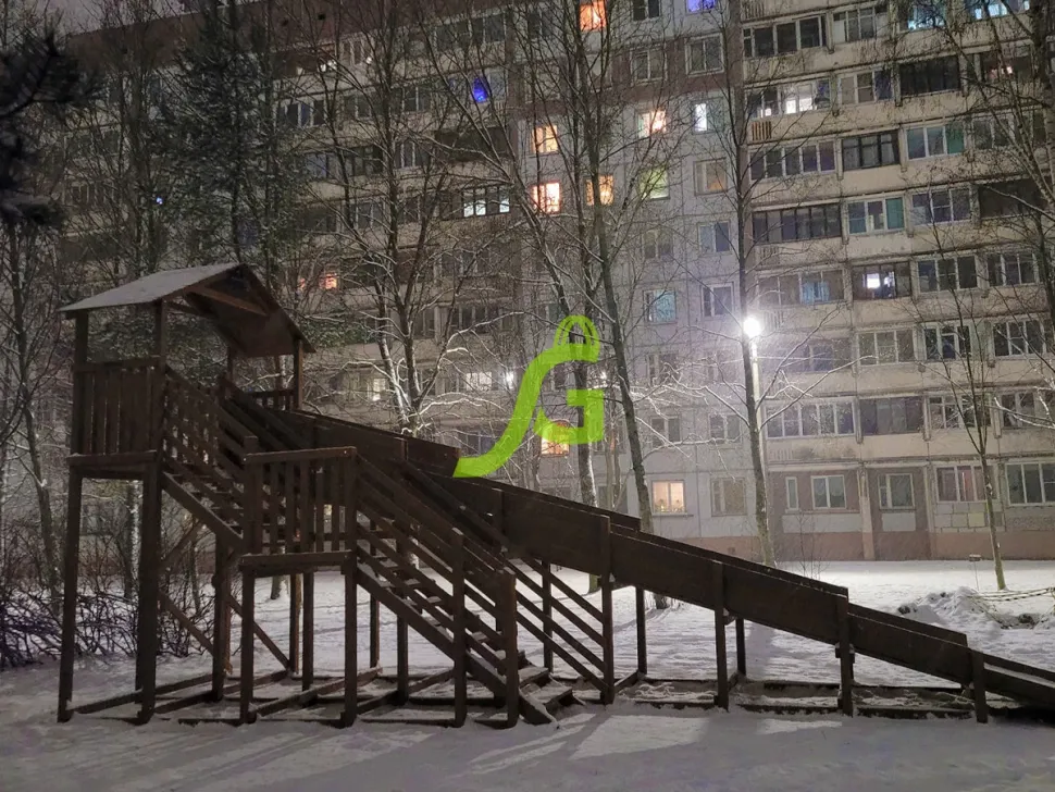 Зимняя деревянная горка IgraGrad Snow Fox Домик (скат 10 м)